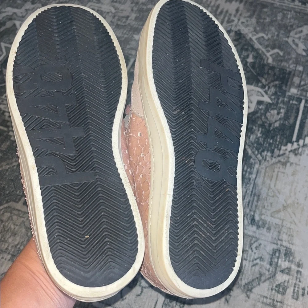 P448 women’s John Python sneakers size 36 US 6
